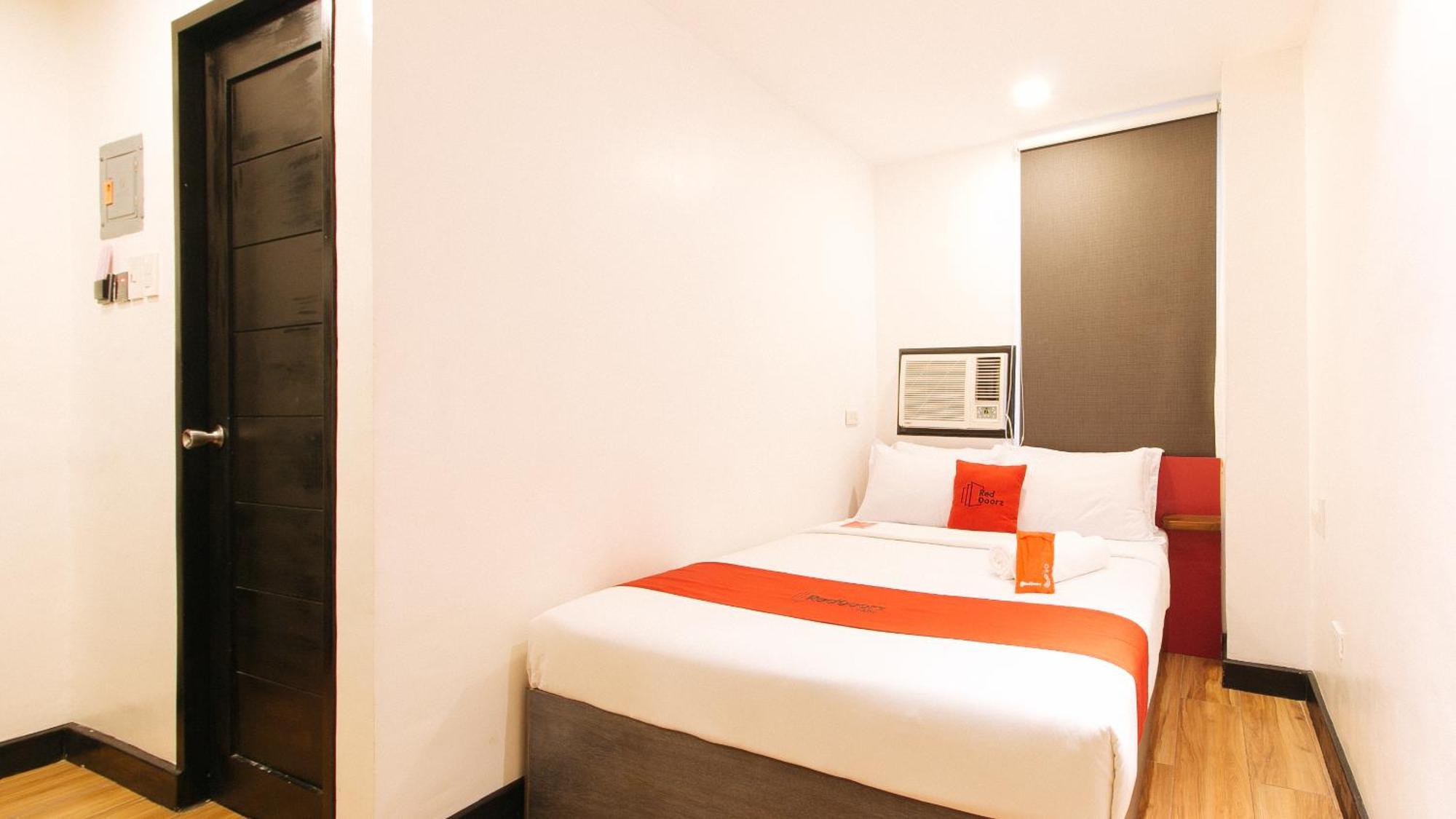 Reddoorz Plus At Mm Hotel Las Pinas Former Reddoorz Plus Near Bamboo Organ Zewnętrze zdjęcie