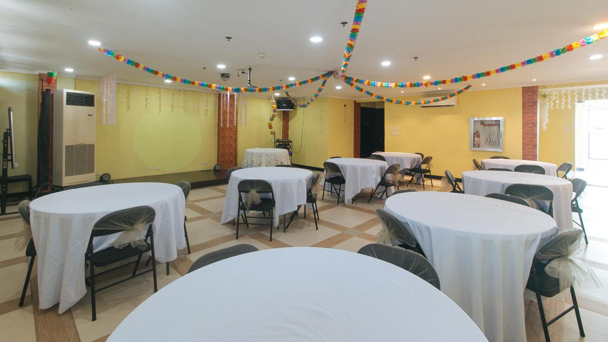 Reddoorz Plus At Mm Hotel Las Pinas Former Reddoorz Plus Near Bamboo Organ Zewnętrze zdjęcie
